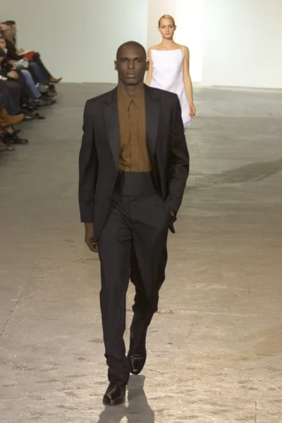 Look 100
